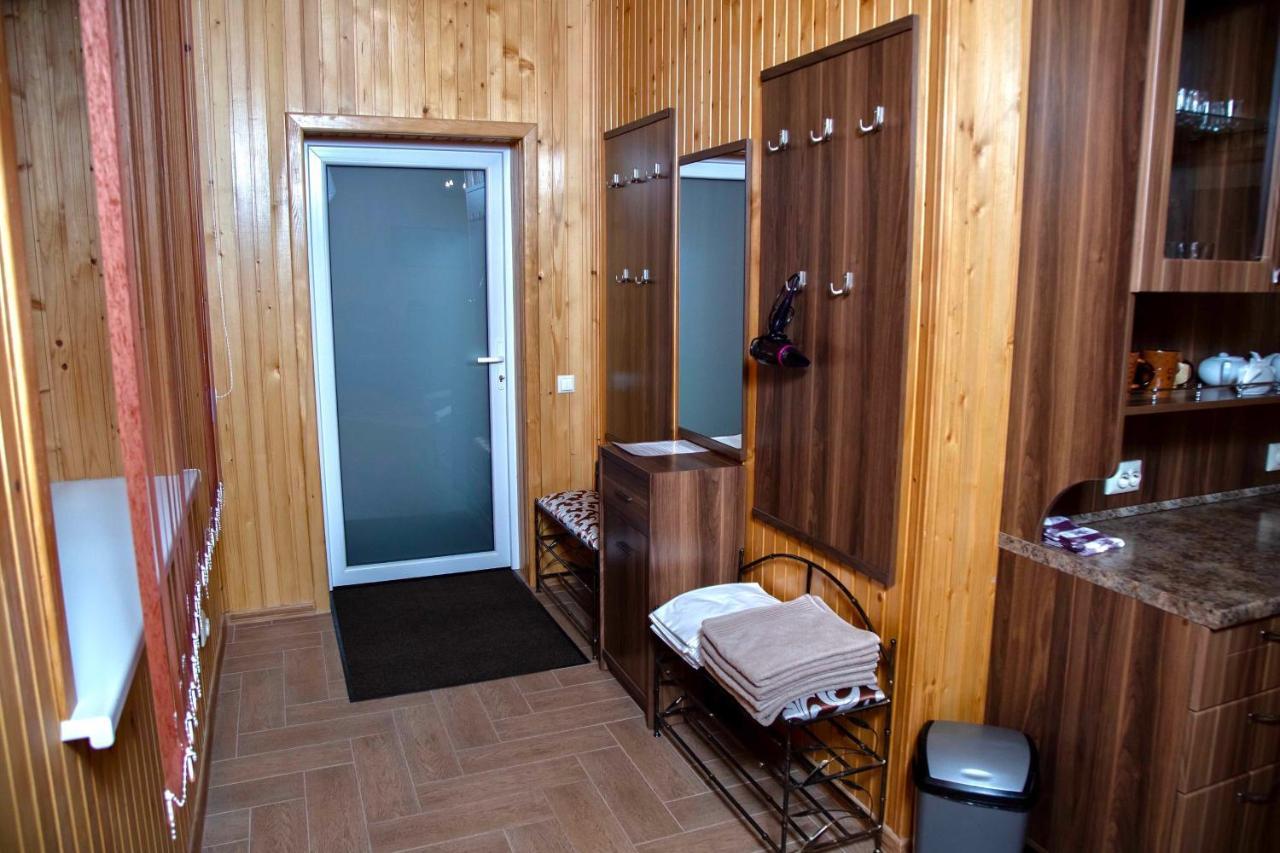 Вілія Hotel Lomacineţi Buitenkant foto