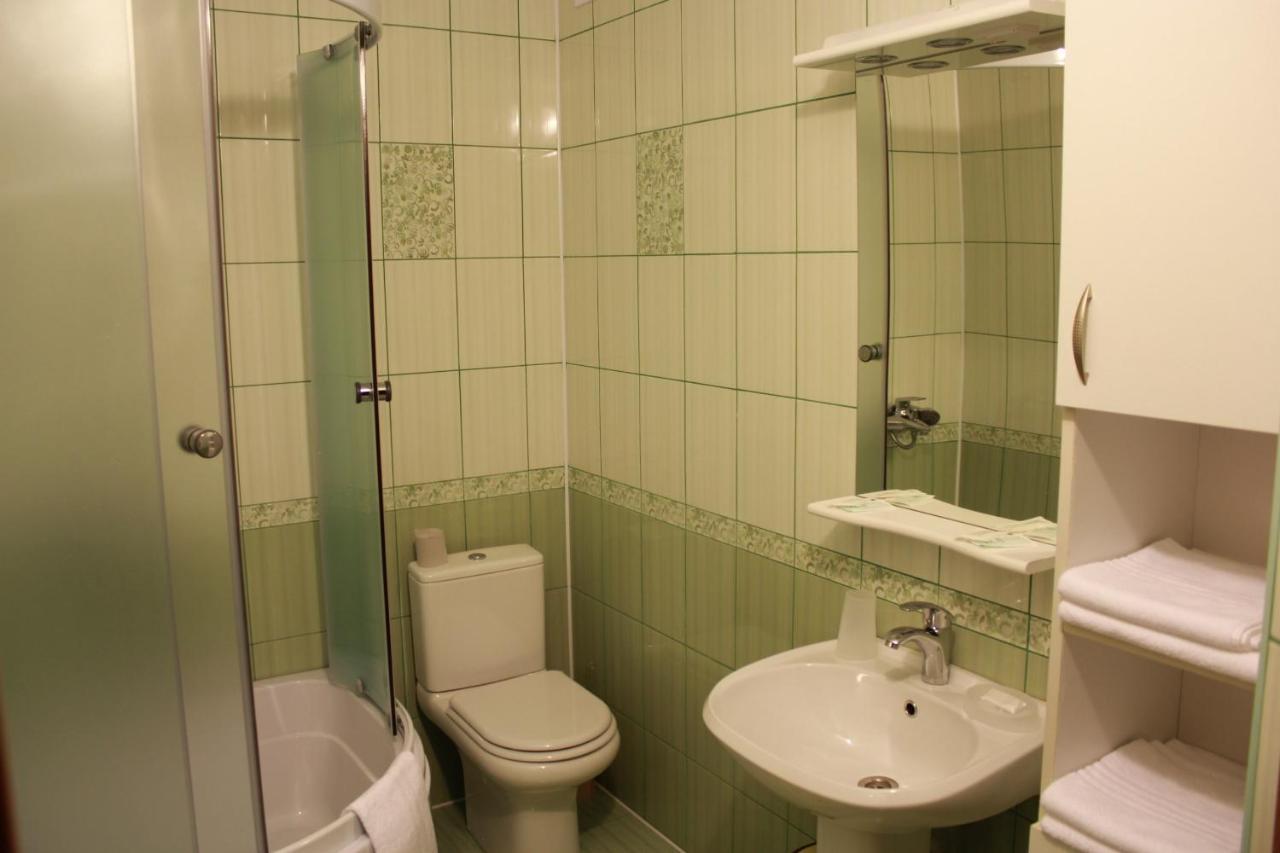 Вілія Hotel Lomacineţi Buitenkant foto
